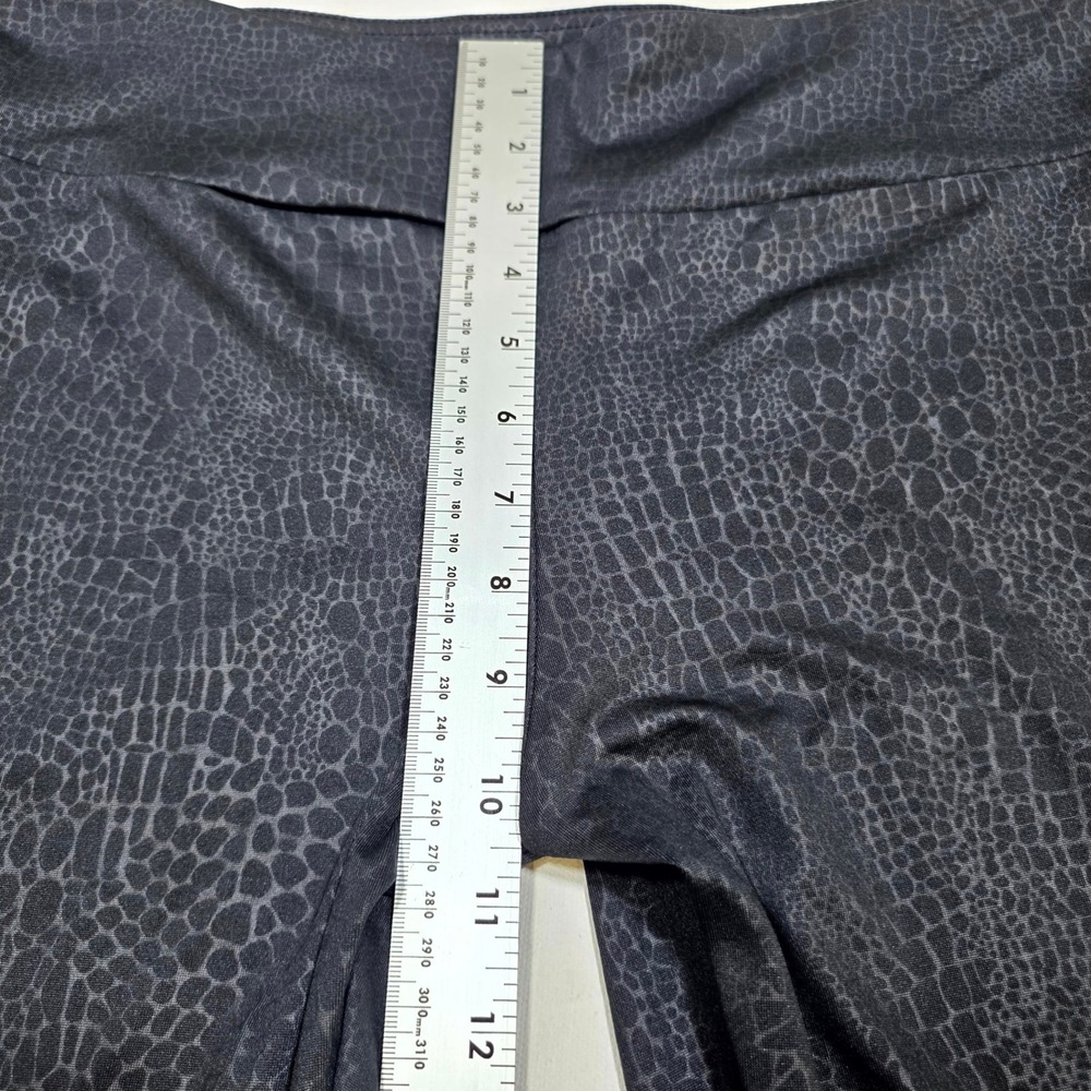 No Boundaries Flare Pants Womens XL 15-17 Black Snakeskin Print Bell Bottoms Y2K - Picture 4 of 9